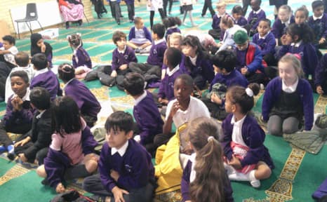 Year 1 and Year 2 visited the Mosque